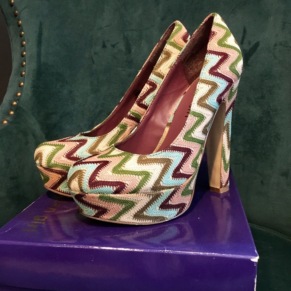 Madden Girl retro multi color platform pumps